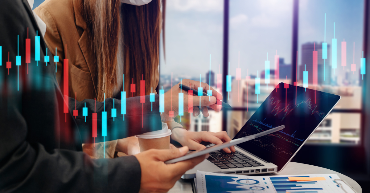 أفضل 4 تطبيقات تداول الأسهم لعام 2025 بسيطة الإستخدام