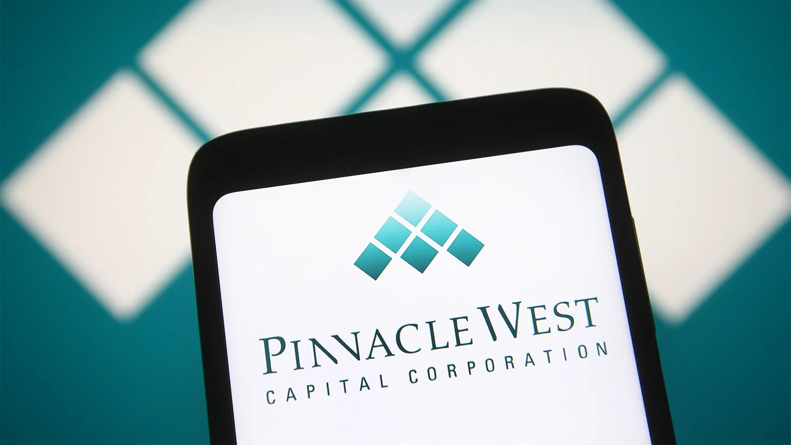 استثمر في سهم شركة Pinnacle West Capital بنجاح مع فولو ماي تريد