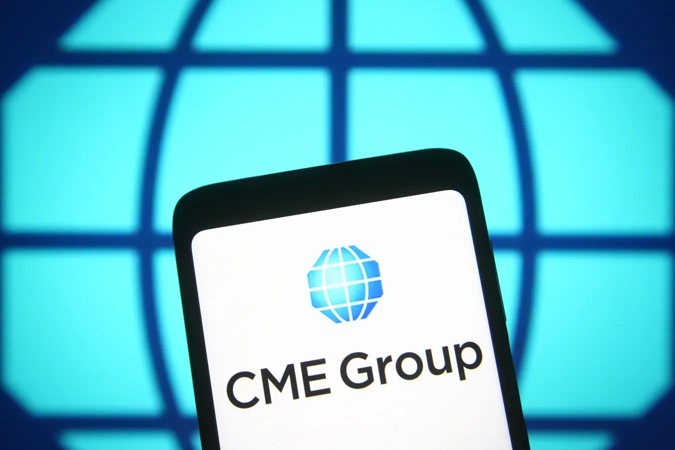 كيف تستثمر في سهم شركة CME Group – دليل شامل للمبتدئين
