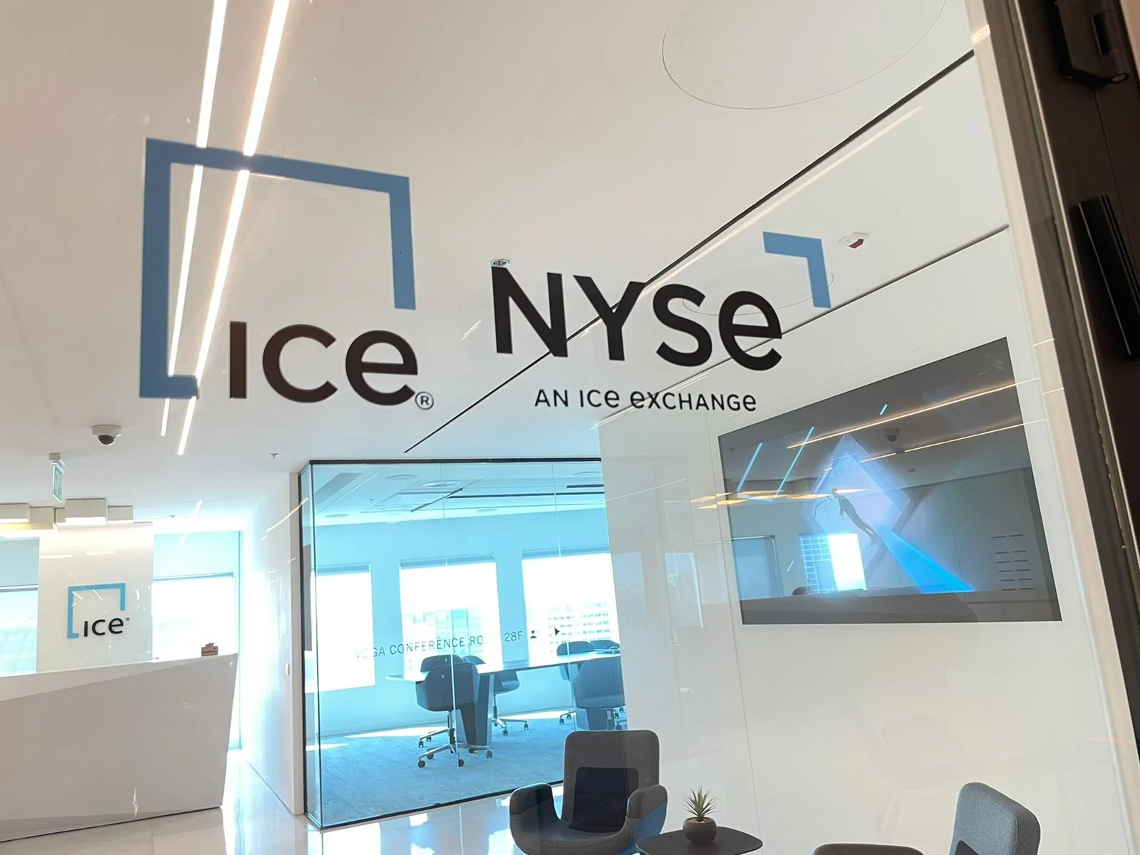 دليل شامل حول الاستثمار في سهم شركة Intercontinental Exchange