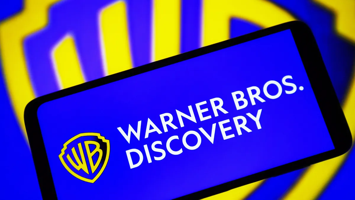 7 خطوات للاستثمار في سهم شركة Warner Bros الأمريكية بنجاح