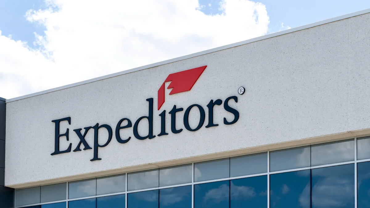 دليل شامل للاستثمار في سهم شركة Expeditors بذكاء