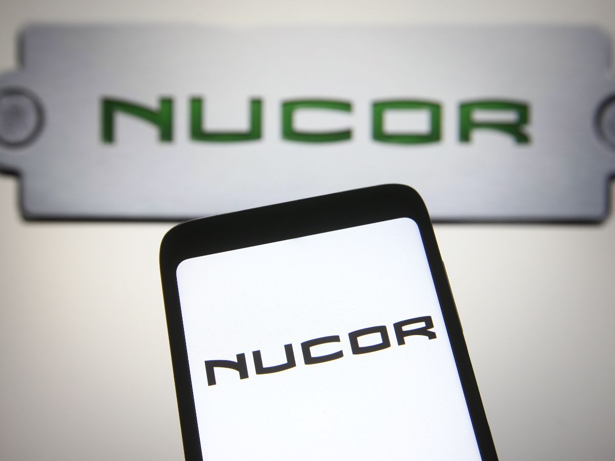 كل ما تحتاجه كي تستثمر في سهم شركة Nucor بنجاح وسهولة!