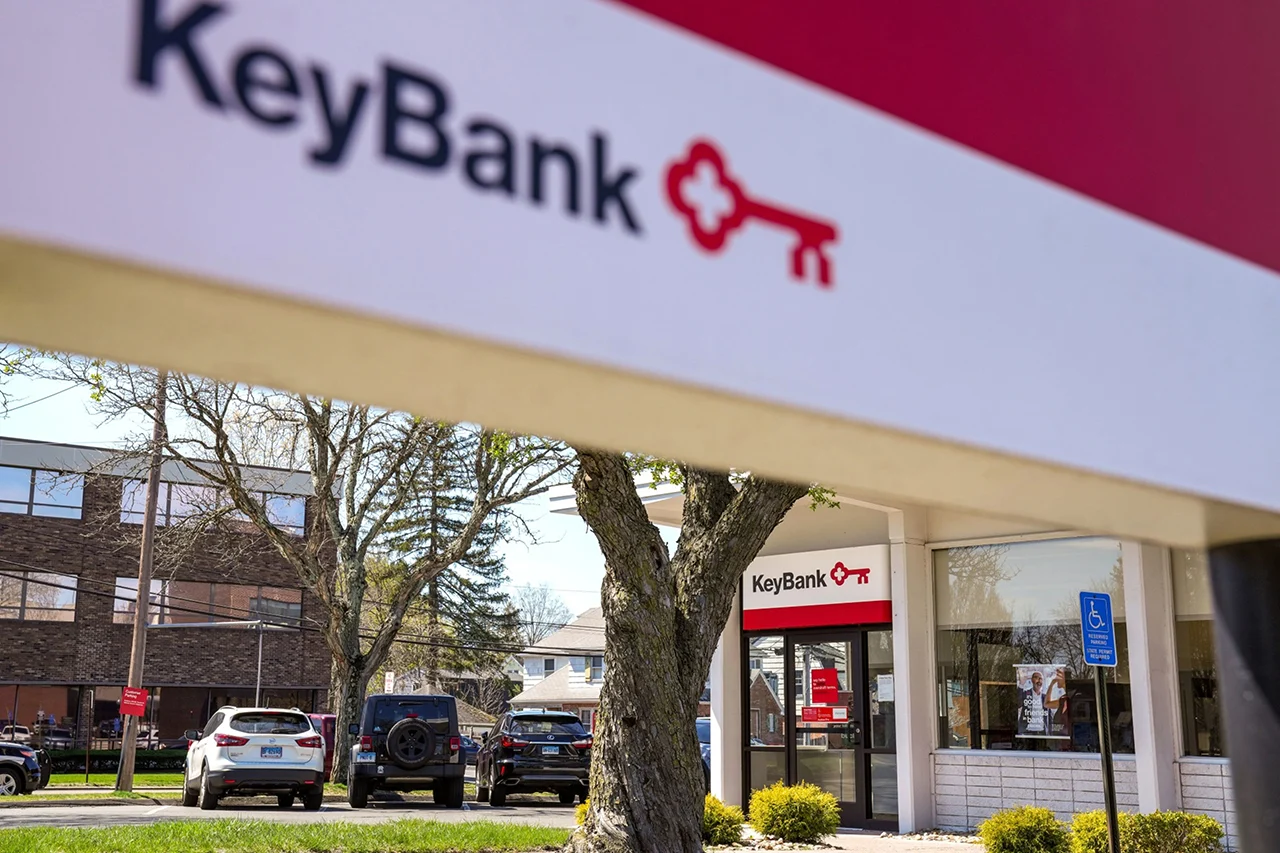 استثمر في سهم KeyBank بـ 7 خطوات فقط مع فولو ماي تريد!